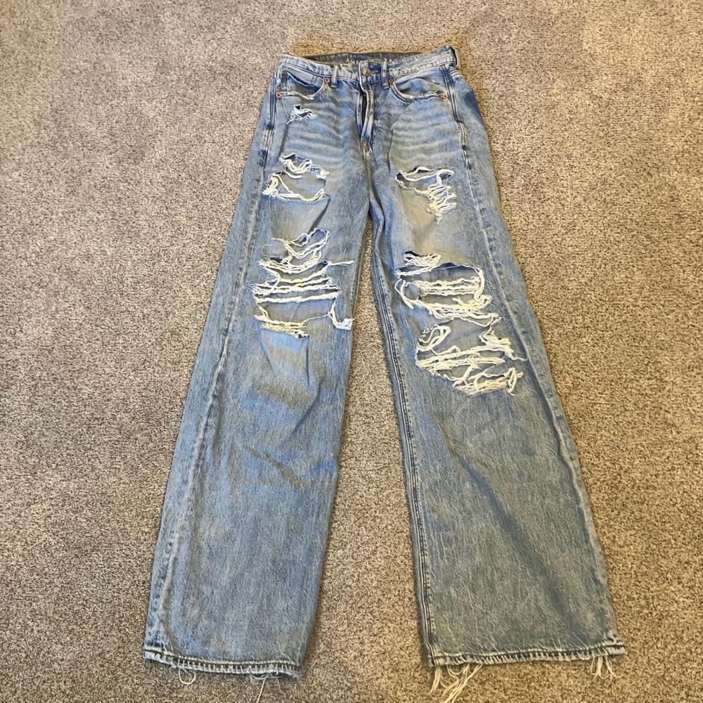 American Eagle Super High Rise Baggy Wide Leg Distressed Jeans Light Wash Size 0
